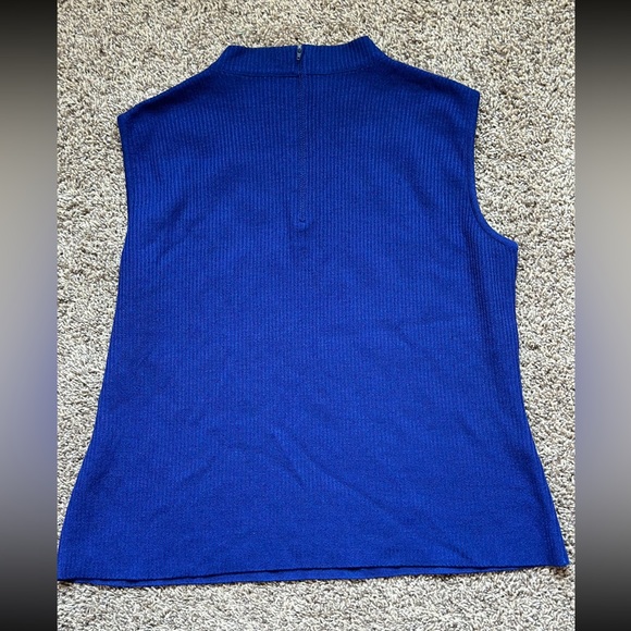 St. John Women's Blue Knit High Neck Sleeveless Top Size Large - Picture 3 of 3